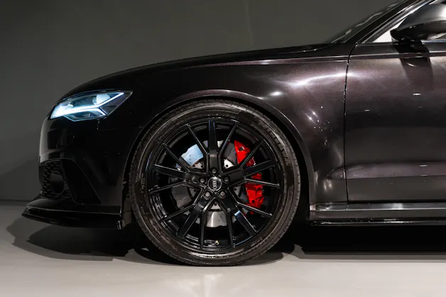 AUDI RS6 Avant 4.0 V8 TFSI Performance