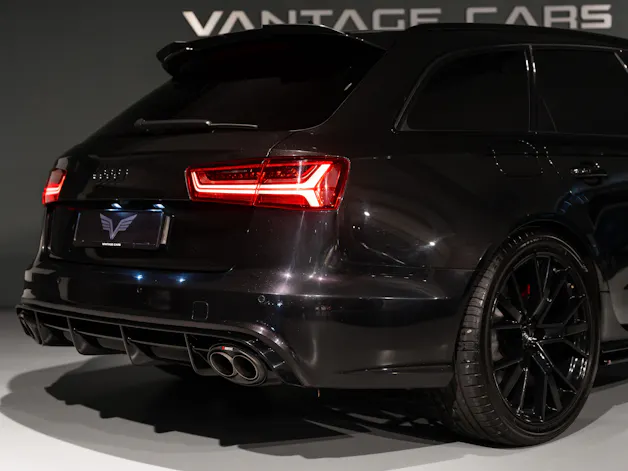 AUDI RS6 Avant 4.0 V8 TFSI Performance