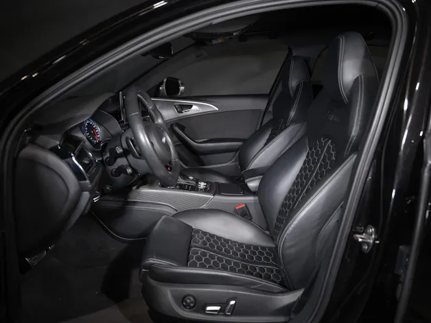 AUDI RS6 Avant 4.0 V8 TFSI Performance