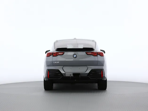 BMW iX2 xDrive30