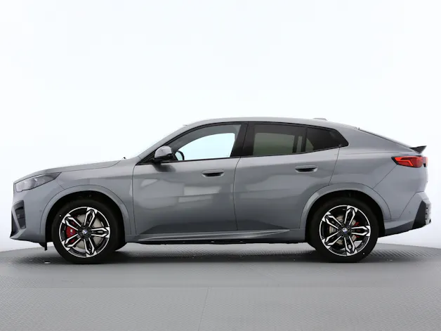 BMW iX2 xDrive30