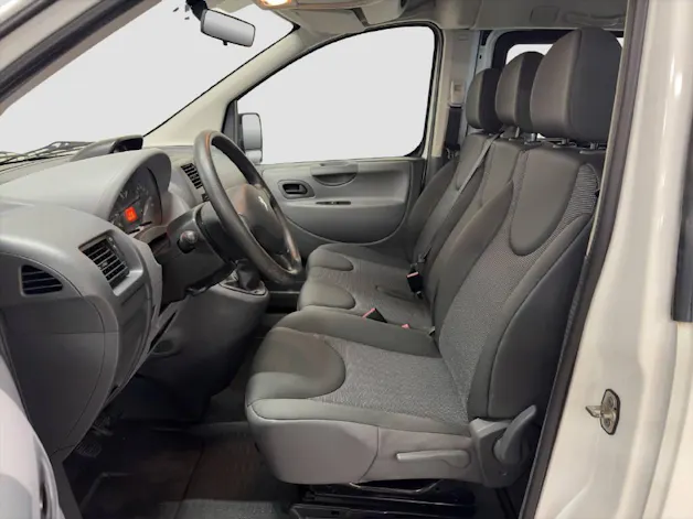 PEUGEOT Expert Tepee L1 2.0 HDI 136 PS Confort 9P