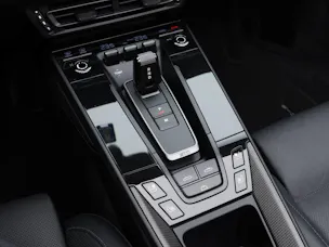 PORSCHE 911 Carrera 4 GTS Cabriolet