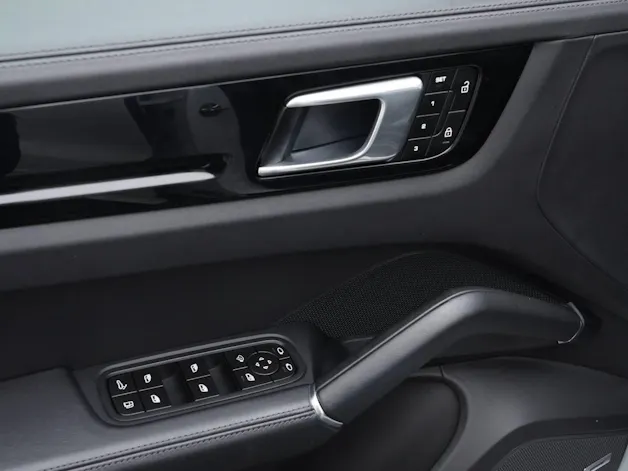 PORSCHE Cayenne E-Hybrid Platinum Edition
