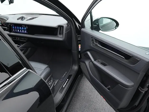 PORSCHE Cayenne S E-Hybrid Black Edition