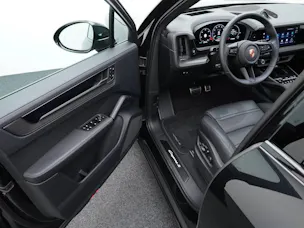 PORSCHE Cayenne S E-Hybrid Black Edition
