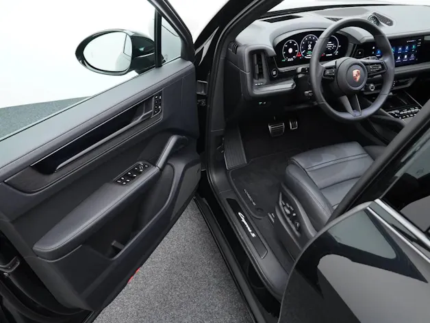 PORSCHE Cayenne S E-Hybrid Black Edition