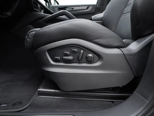 PORSCHE Cayenne S E-Hybrid Black Edition