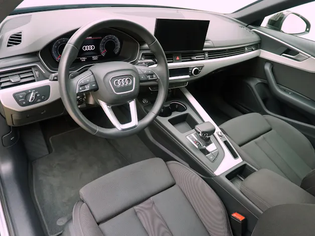 AUDI A4 40 TFSI S line S-Tronic