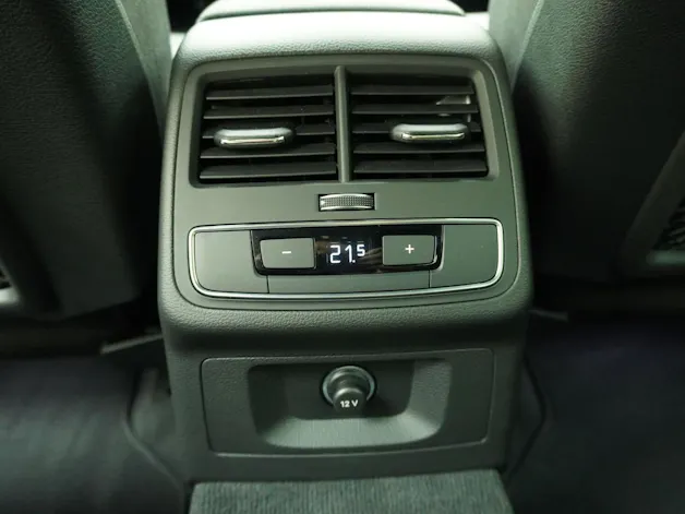 AUDI A4 40 TFSI S line S-Tronic