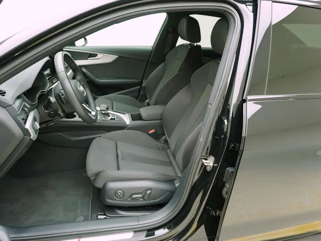 AUDI A4 40 TFSI S line S-Tronic