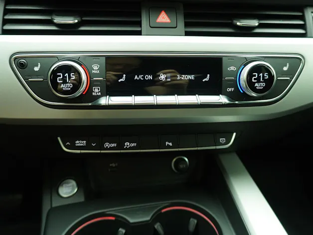 AUDI A4 40 TFSI S line S-Tronic