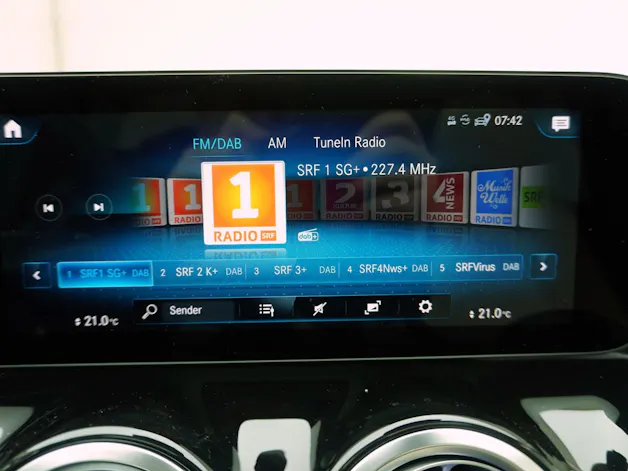 MERCEDES-BENZ GLA-Klasse GLA 220 d Progressive 4matic