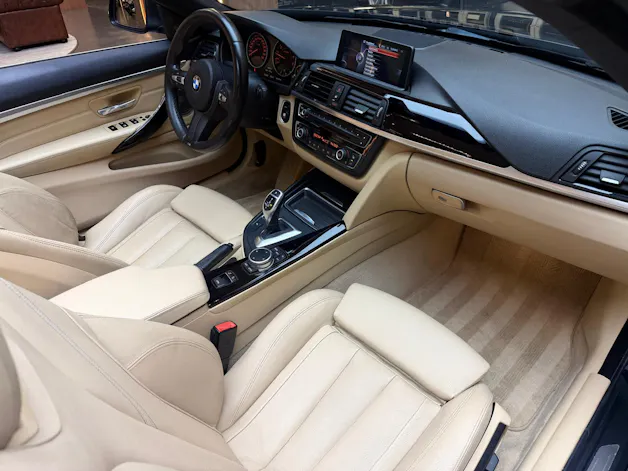 BMW 4er Reihe F33 Cabrio 420i Sport-Line