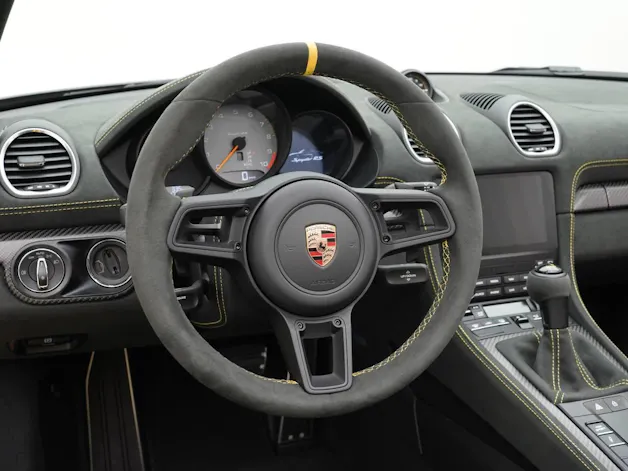 PORSCHE 718 Spyder RS