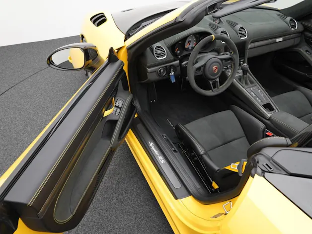 PORSCHE 718 Spyder RS