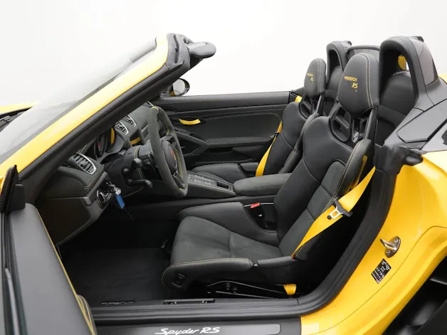 PORSCHE 718 Spyder RS
