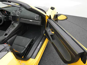 PORSCHE 718 Spyder RS