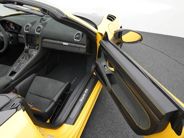 PORSCHE 718 Spyder RS