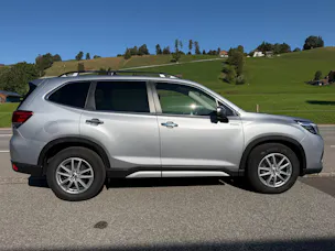 Subaru Forester Station 2.0i e-Boxer Swiss Plus