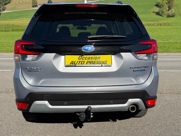 Subaru Forester Station 2.0i e-Boxer Swiss Plus