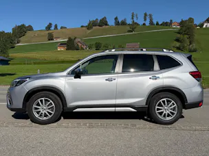 Subaru Forester Station 2.0i e-Boxer Swiss Plus