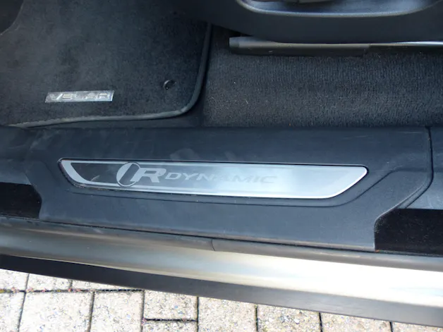 Land Rover Range Rover Velar R-Dynamic P 300 SE Automatic