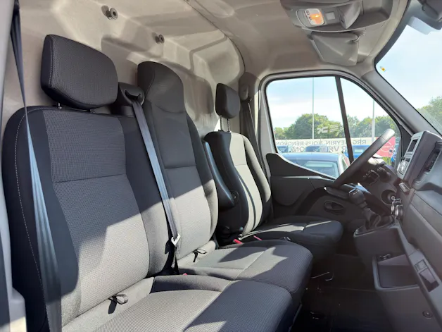 RENAULT Master T35 2.3 Blue dCi 135 L3H2