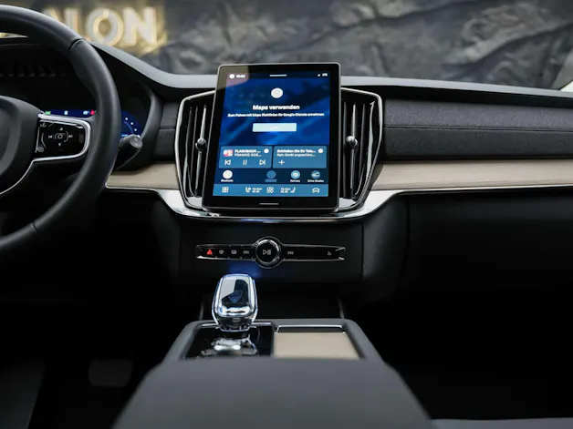 VOLVO XC90 T8 eAWD PluginHybrid Plus Bright Geartronic *7 Sitzer*Facelift*Panorama*Lenkradheizung*Harman/Kardon*