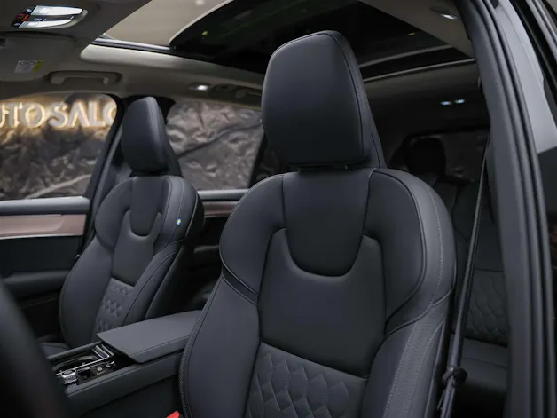 VOLVO XC90 T8 eAWD PluginHybrid Plus Bright Geartronic *7 Sitzer*Facelift*Panorama*Lenkradheizung*Harman/Kardon*
