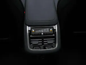 VOLVO XC90 T8 eAWD PluginHybrid Plus Bright Geartronic *7 Sitzer*Facelift*Panorama*Lenkradheizung*Harman/Kardon*