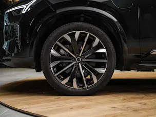 VOLVO XC90 T8 eAWD PluginHybrid Plus Bright Geartronic *7 Sitzer*Facelift*Panorama*Lenkradheizung*Harman/Kardon*