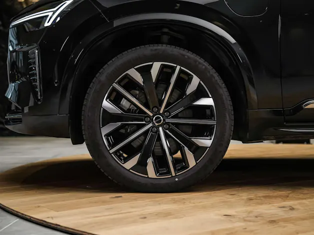 VOLVO XC90 T8 eAWD PluginHybrid Plus Bright Geartronic *7 Sitzer*Facelift*Panorama*Lenkradheizung*Harman/Kardon*