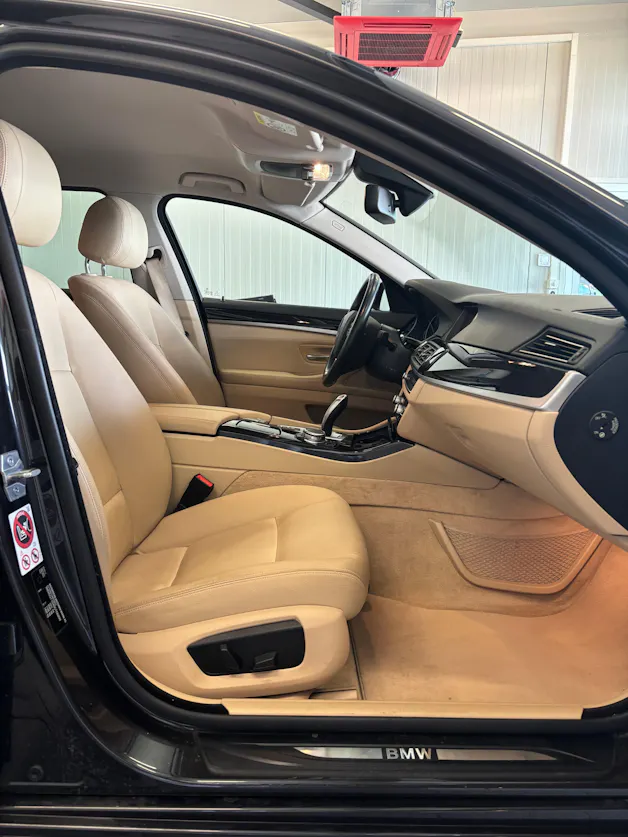 BMW 528i Touring xDrive Luxury Line Steptronic