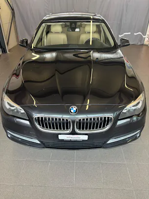 BMW 528i Touring xDrive Luxury Line Steptronic