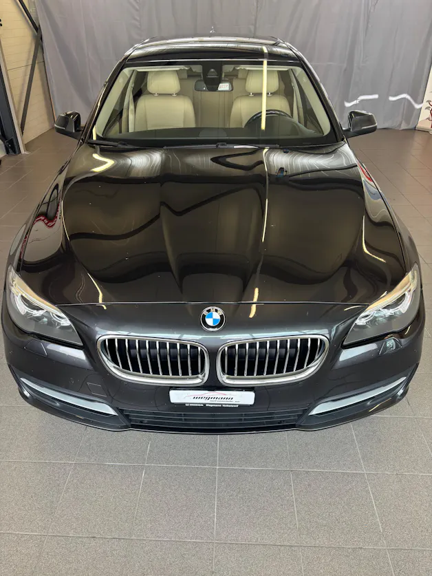 BMW 528i Touring xDrive Luxury Line Steptronic
