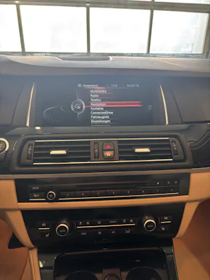 BMW 528i Touring xDrive Luxury Line Steptronic