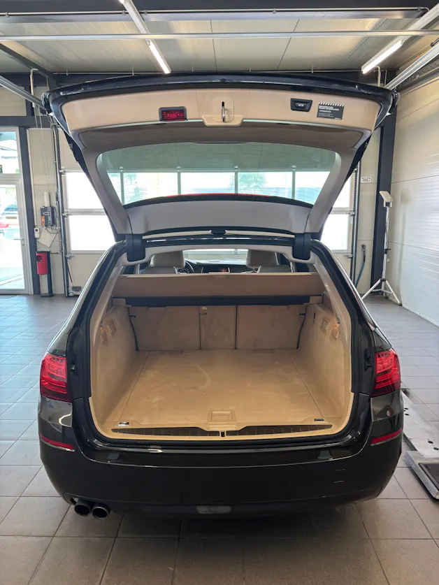 BMW 528i Touring xDrive Luxury Line Steptronic