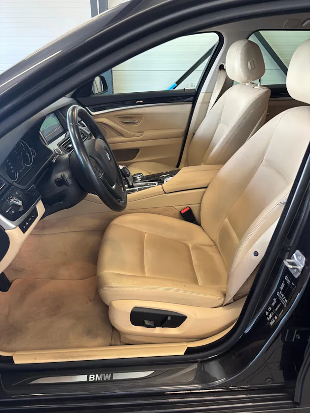BMW 528i Touring xDrive Luxury Line Steptronic