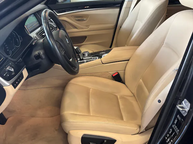 BMW 528i Touring xDrive Luxury Line Steptronic