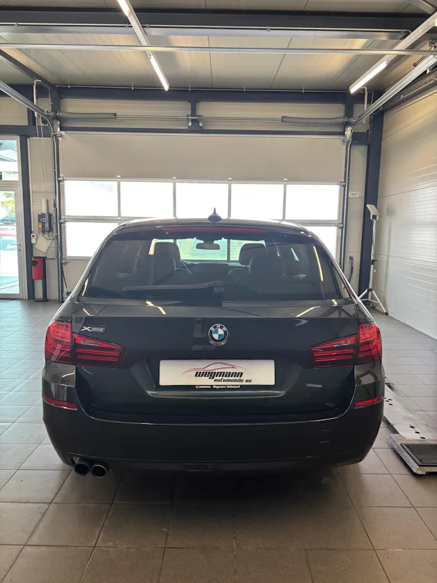 BMW 528i Touring xDrive Luxury Line Steptronic
