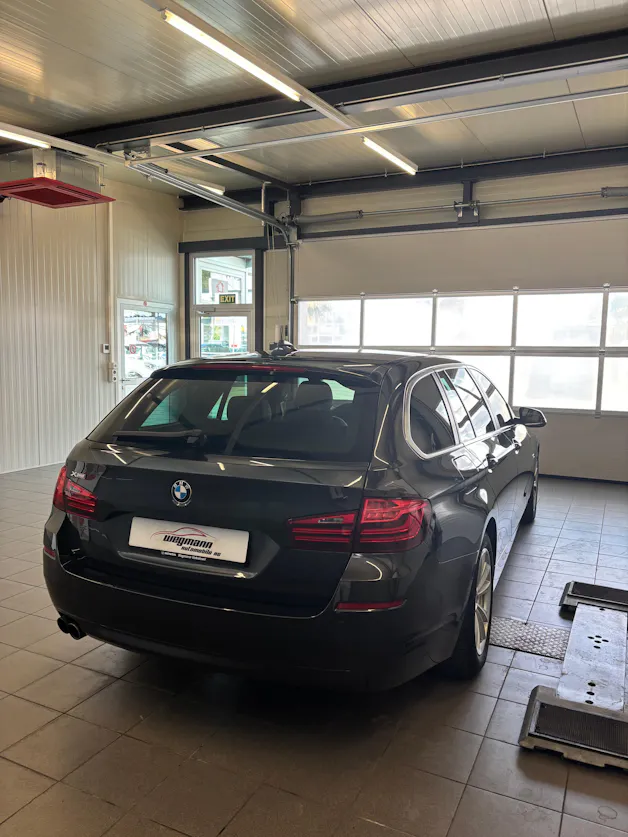 BMW 528i Touring xDrive Luxury Line Steptronic