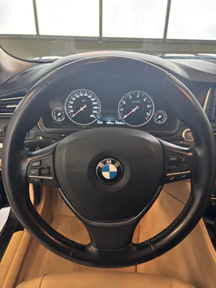 BMW 528i Touring xDrive Luxury Line Steptronic