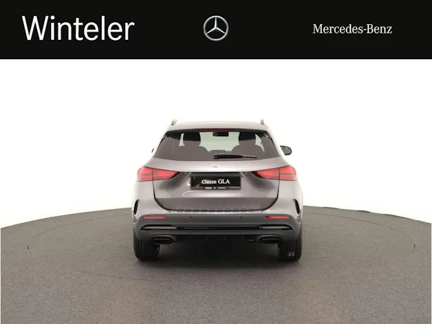 MERCEDES-BENZ GLA 200 Night Star 7G-D