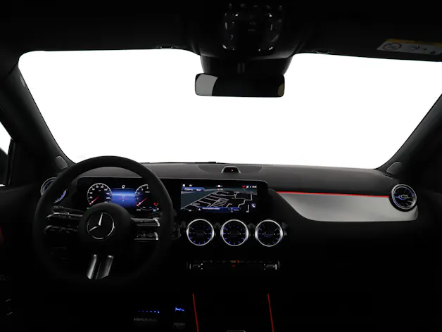 MERCEDES-BENZ GLA 200 Night Star 7G-D