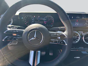 MERCEDES-BENZ A 180 AMG Line 7G-DCT