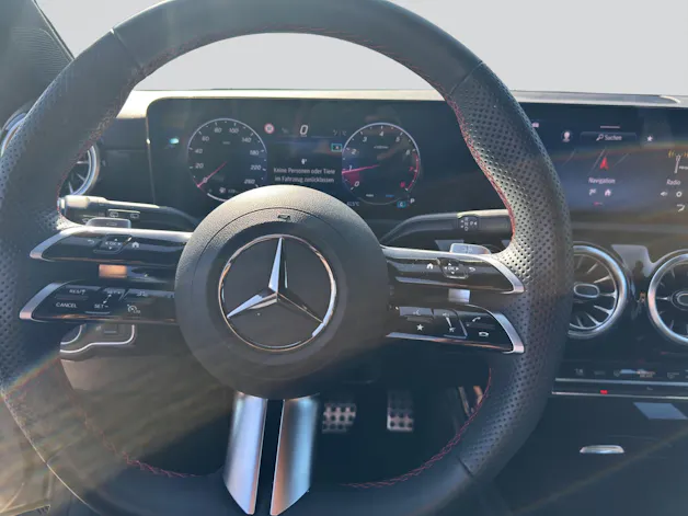 MERCEDES-BENZ A 180 AMG Line 7G-DCT