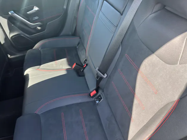 MERCEDES-BENZ A 180 AMG Line 7G-DCT