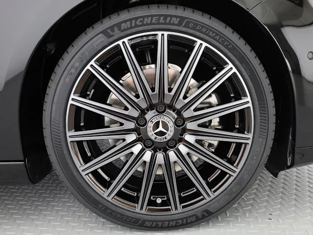 MERCEDES-BENZ CLA Shooting Brake 220 4Matic 8G-DCT