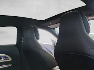 MERCEDES-BENZ CLA 350 AMG Line 4M EQ